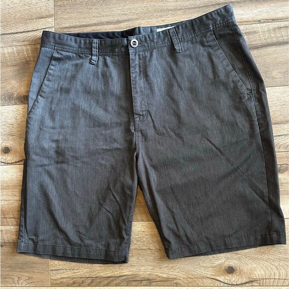 Men's Volcom Shorts Size 40 Gray Frickin Chino - Picture 1 of 7